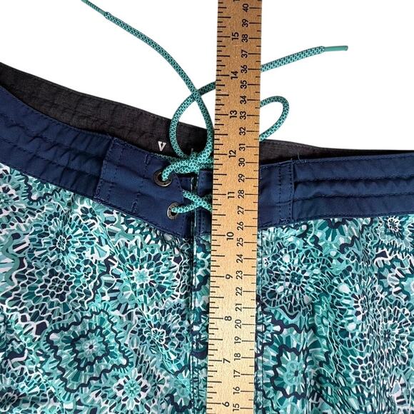 Vissla Blue Green Floral Mosaic Boardshorts Upcycled Stretch Swim Trunks Sz 33 - Picture 8 of 9